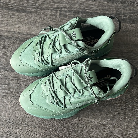 ADIDAS Originals OZWEEGO ZIP GZ2646 Green Size 8 NWT - Picture 3 of 7